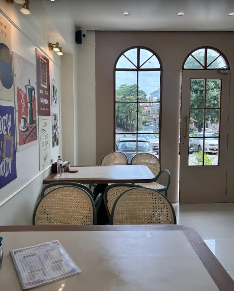 Ground corner seating and warm lighting at Kaaafi Korner